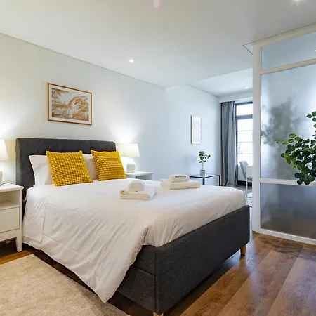 Nortesoul Oldtown - 2 Bedroom 2 Bathroom Apartment! アパート ポルト